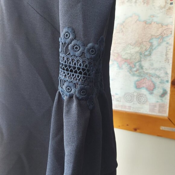 Eliza J- Blue Dress Cold Shoulder Bell Sleeve Exposed Zip Back Women's Size 12 - Picture 4 of 12